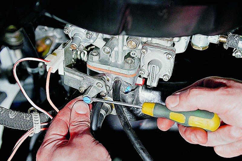 Карбюраторный двигатель глохнет после прогрева – в чем дело?