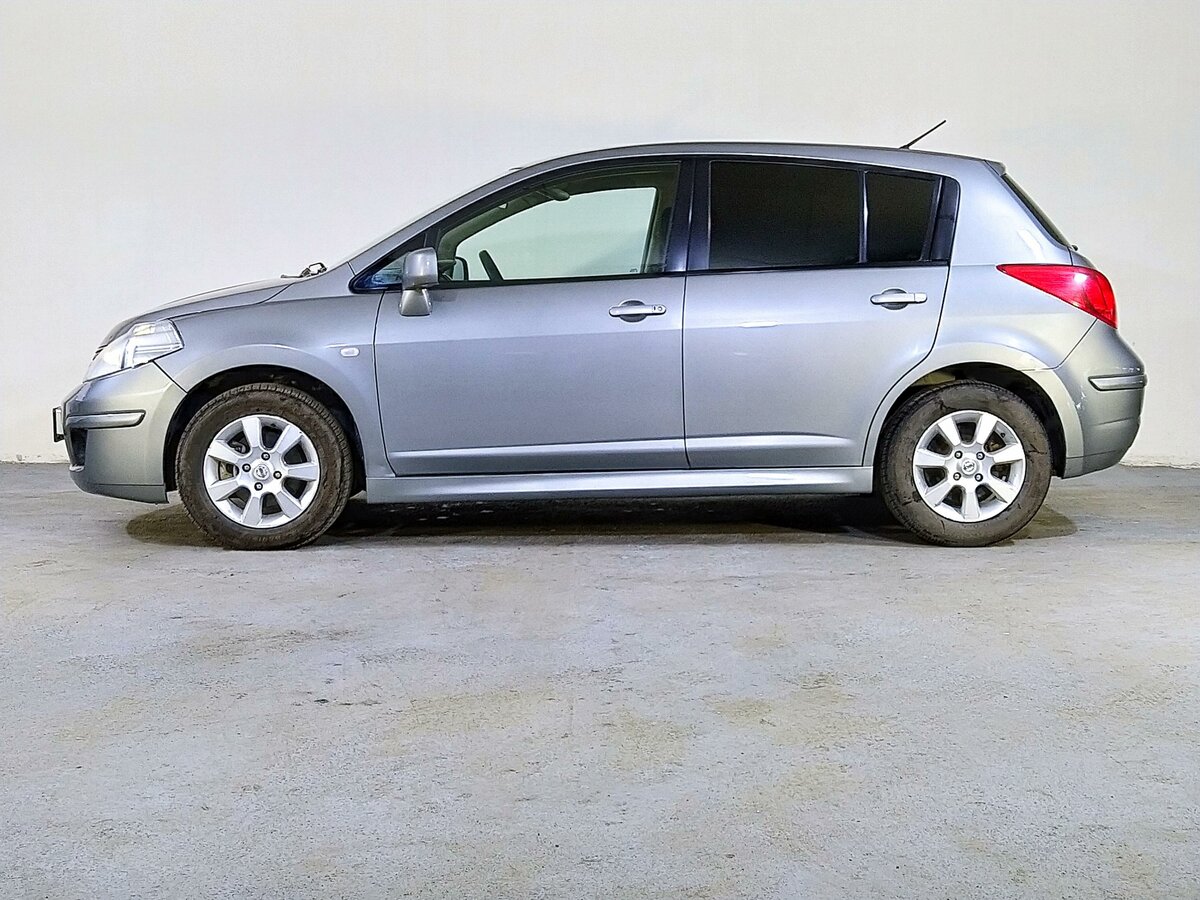 Nissan tiida с пробегом: обзор проблемных мест и «болячек» модели