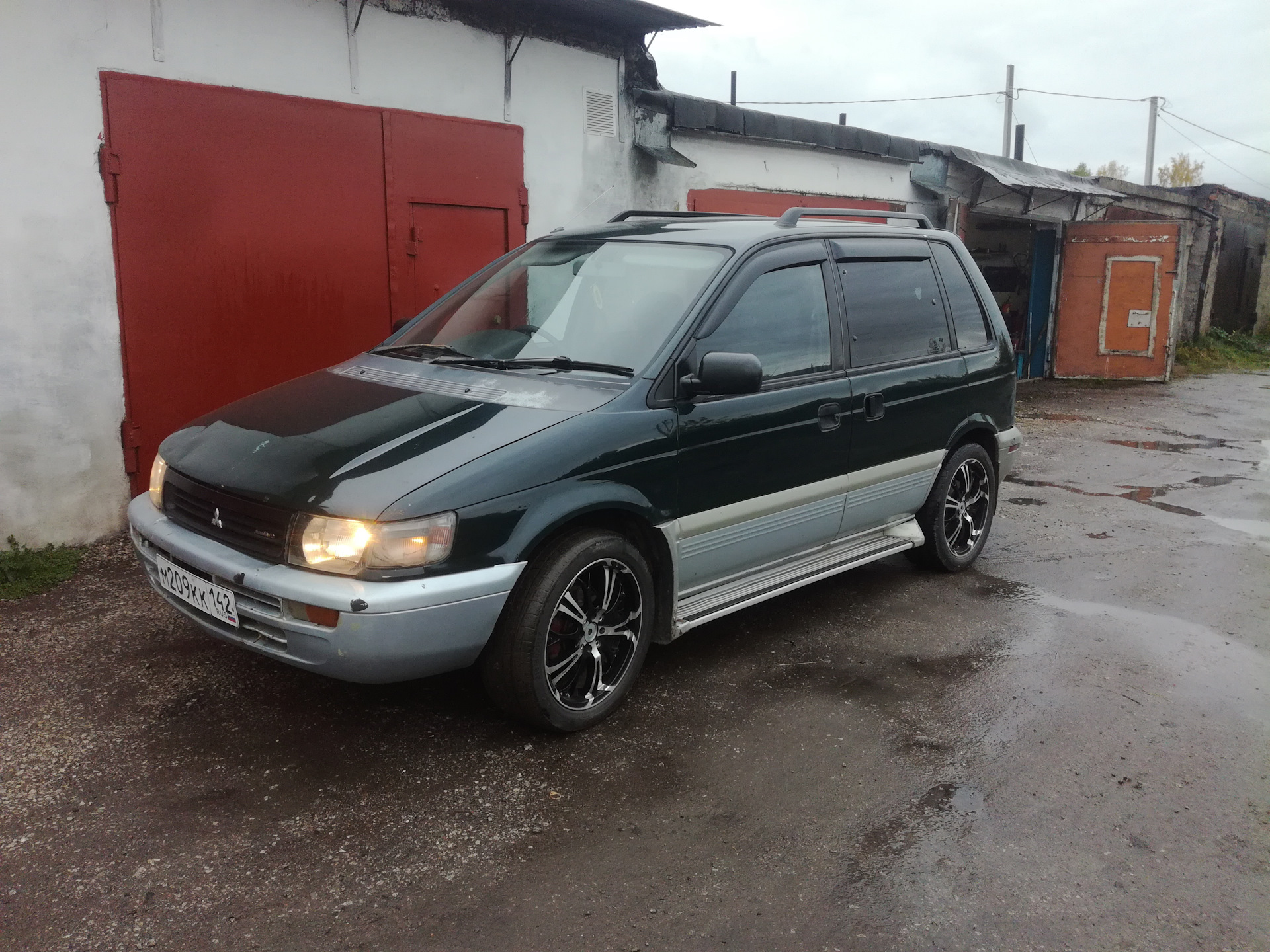 Митсубиси рвр 1993. Mitsubishi RVR 1g. Митсубиси RVR 1993. РВР Мицубиси 95.