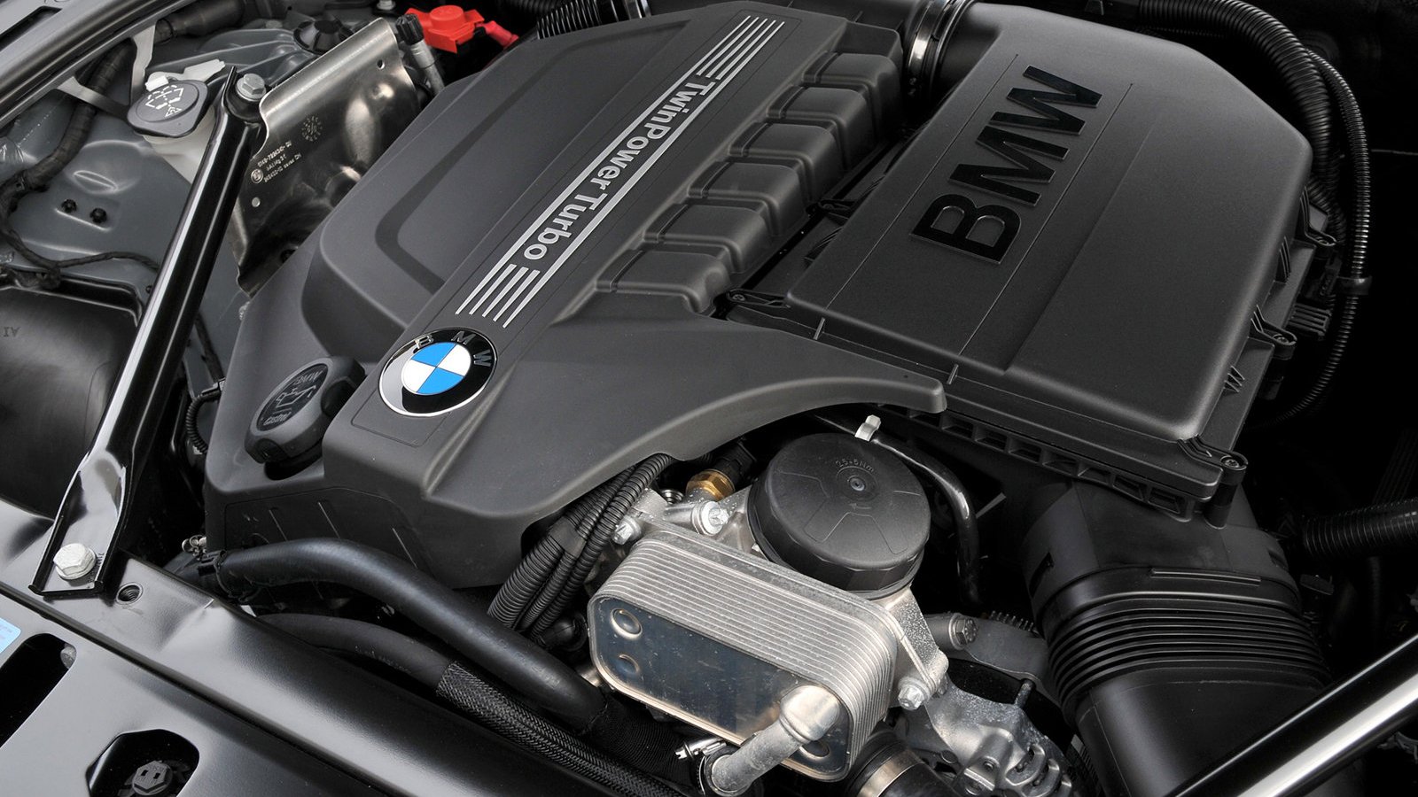 Bmw x6 двигатели. BMW 5 (f10) мотор. BMW 535i мотор. Мотор BMW f10. BMW 5 f10 ДВС.
