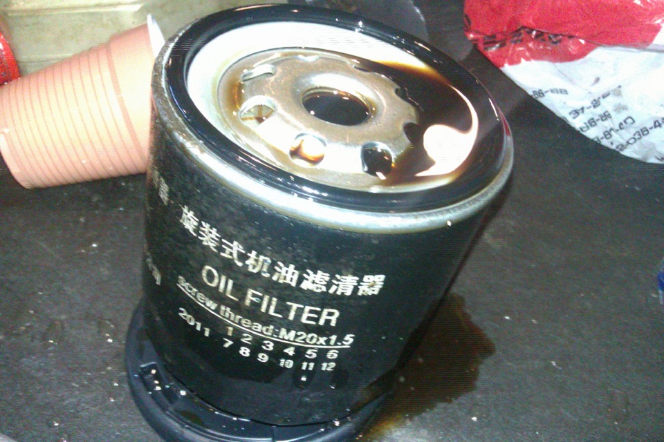 Почему выдавливает масляный фильтр на ваз 2109: причины выдавливания масла, что делать, если подтекает или выдавило после замены