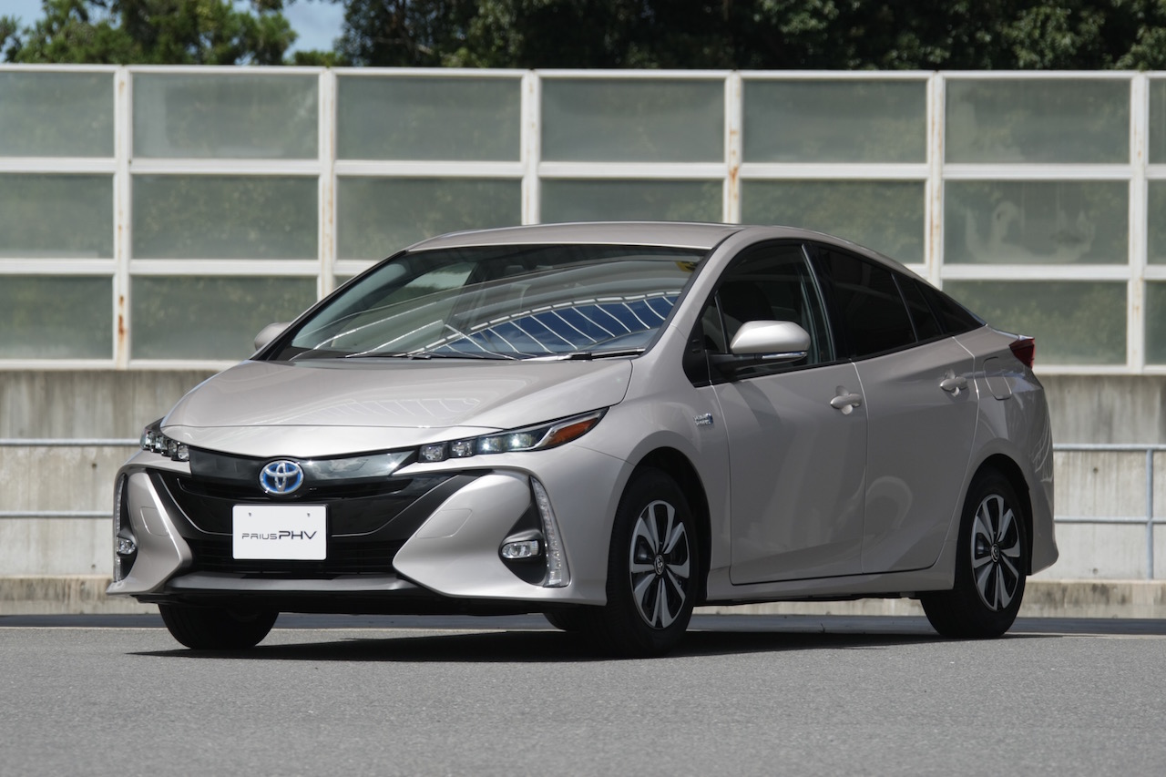 Toyota prius prime заряжаемый гибрид: характеристики, расход, фото
