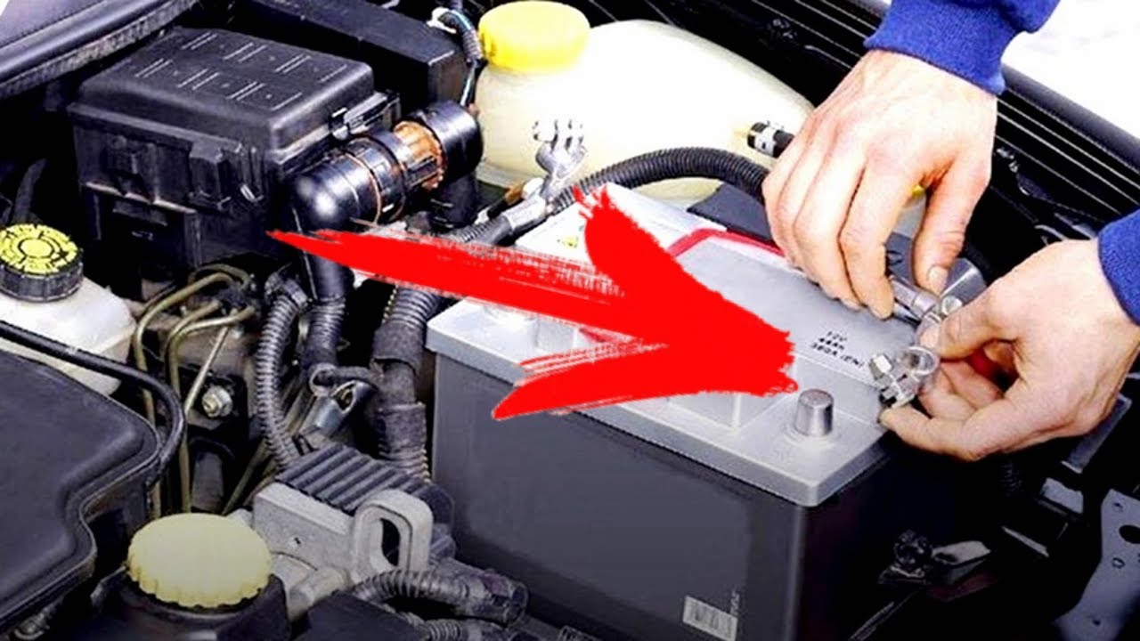 Особенности снятия с автомобиля и установка обратно аккумуляторной батареи - последовательность снятия плюсовых, минусовых клемм с выводов и ее закреплению