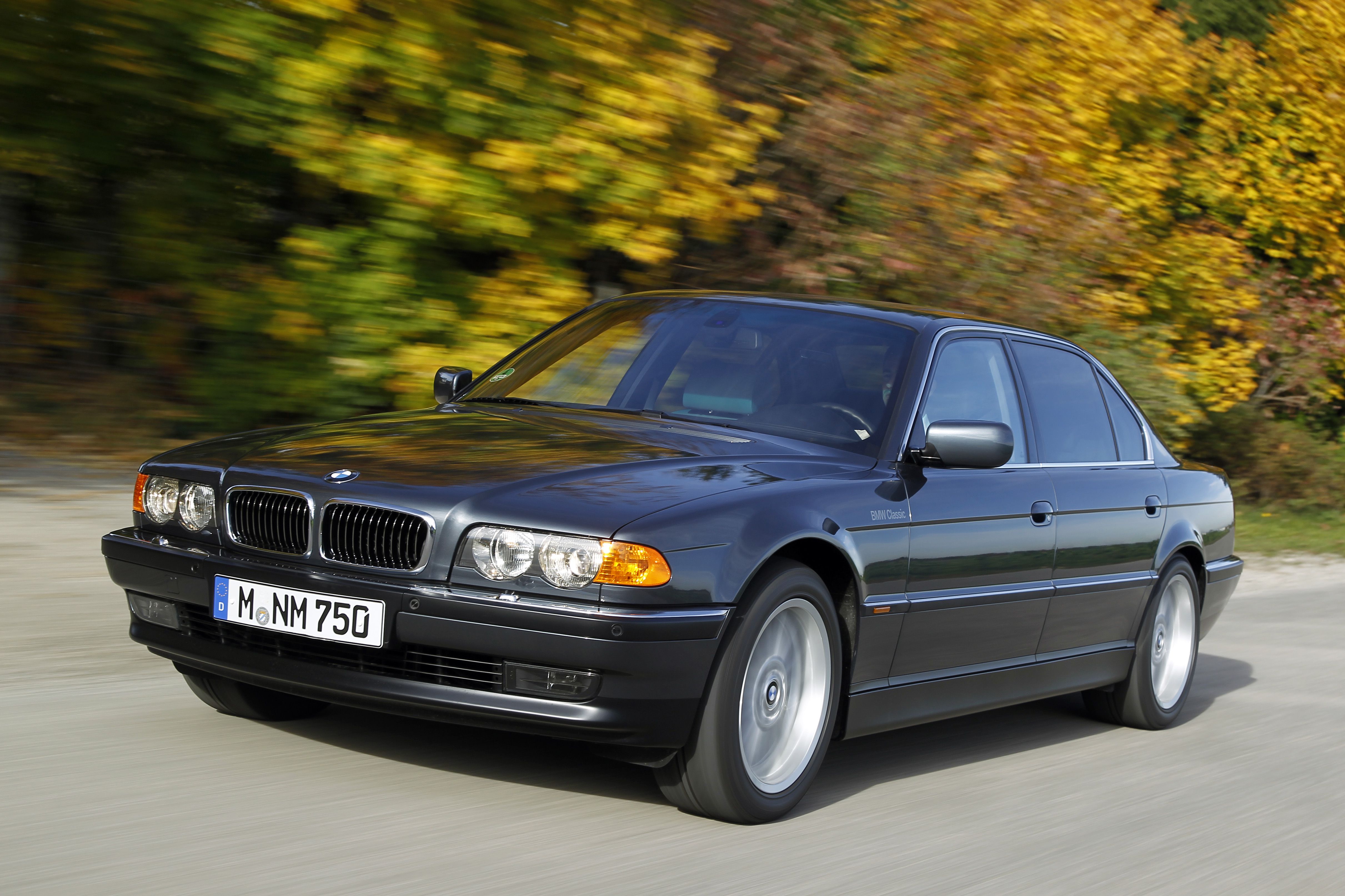 Двигатели BMW 7 серии, краткий обзор агрегатов всех поколений BMW 7-Series, технические характеристики двигателей, частые проблемы двигателей, лучшие и худшие моторы BMW 7 серии