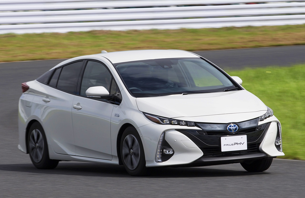 Toyota prius phv (заряжаемый гибрид): характеристики, расход,отзывы