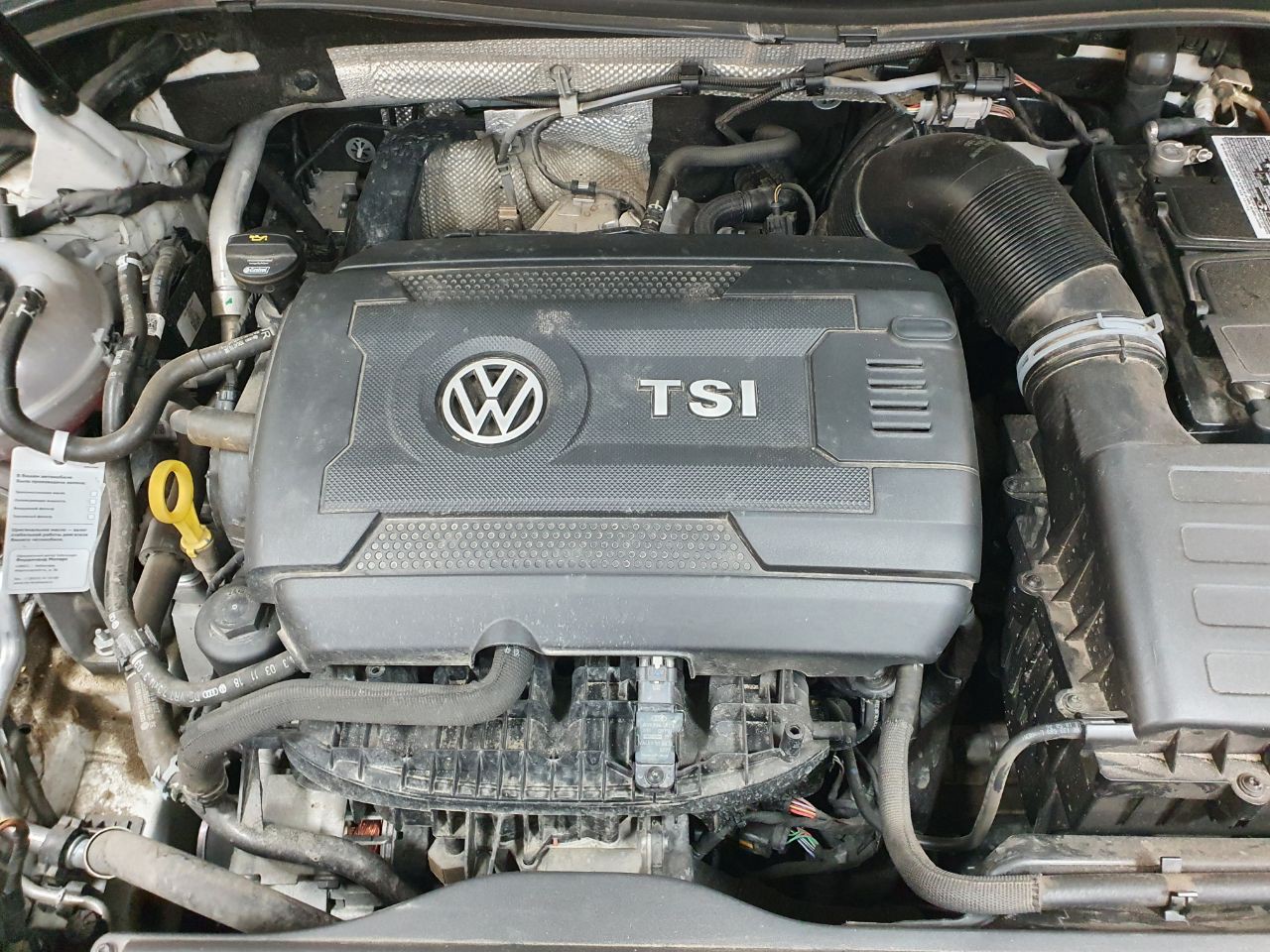 Volkswagen двигатели отзывы. Двигатель Фольксваген Тигуан. Tiguan 2.0 TSI мотор. Двигатель Фольксваген Тигуан 2.0. Двигатель VW Tiguan TSI 2.0.