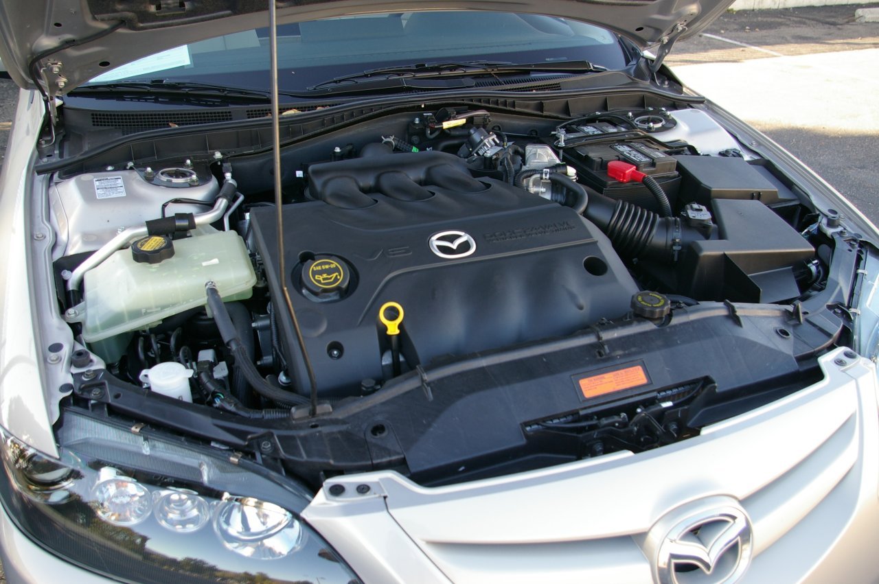 Mazda 6 (2002-2007) – хромая судьба